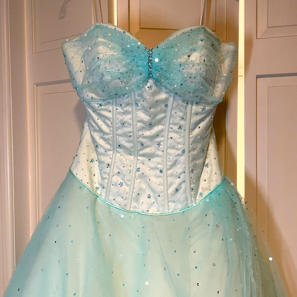 Elegant Light Blue Strapless Gown